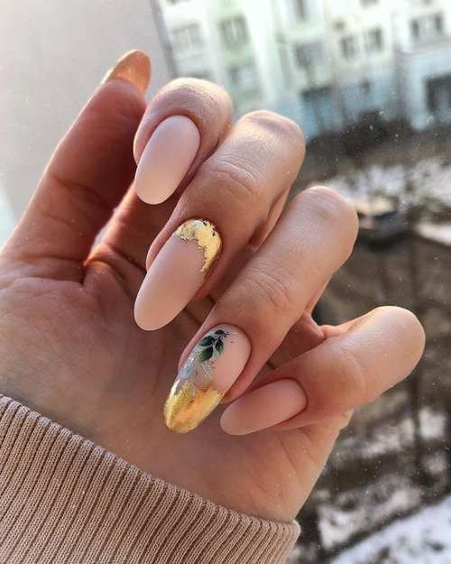 Ongles longs nude