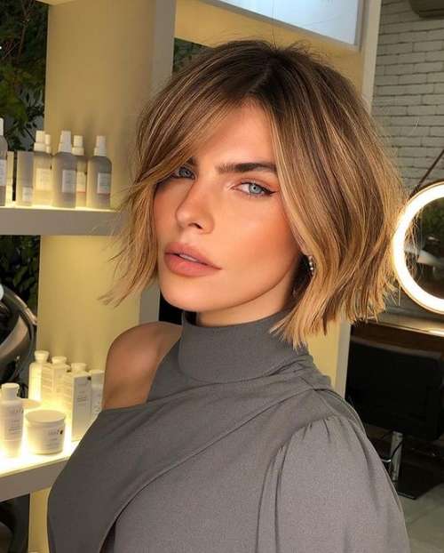 Bob kare avec frange 2021: photos de coupes de cheveux à la mode, tendances