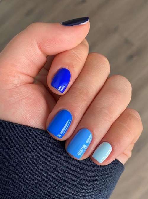 Blue + blue solid color manicure