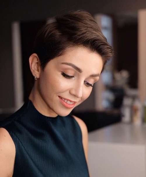 Short haircuts for women without bangs 2021: photos, fashion news