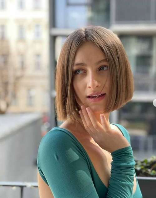 Short haircuts for women without bangs 2021: photos, fashion news