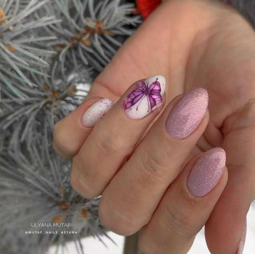 Butterflies glitter on nails