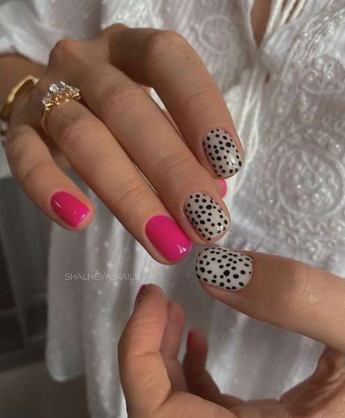 Fuchsia manicure with leopard print