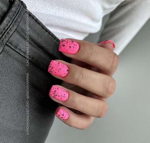 Hot pink quail print manicure