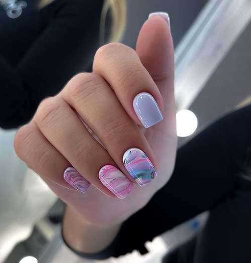 Manicure in pink and gray tones