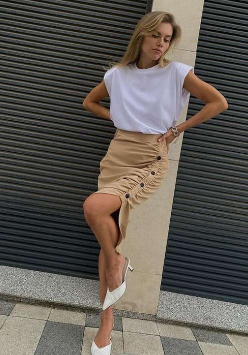 Midi skirt 2021: what to wear, fashion models in the photo