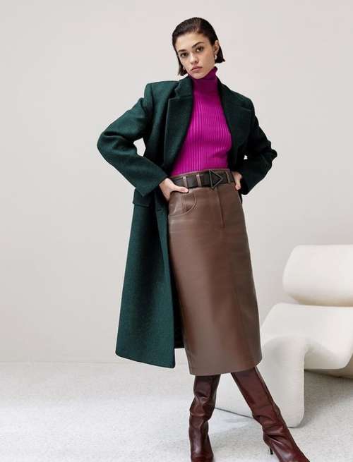 Fashionable leather skirt with what to wear