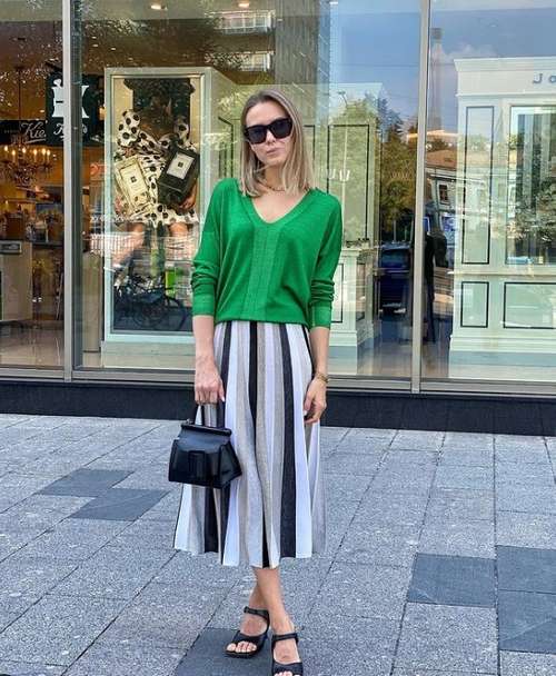 Midi skirt 2021: what to wear, fashion models in the photo