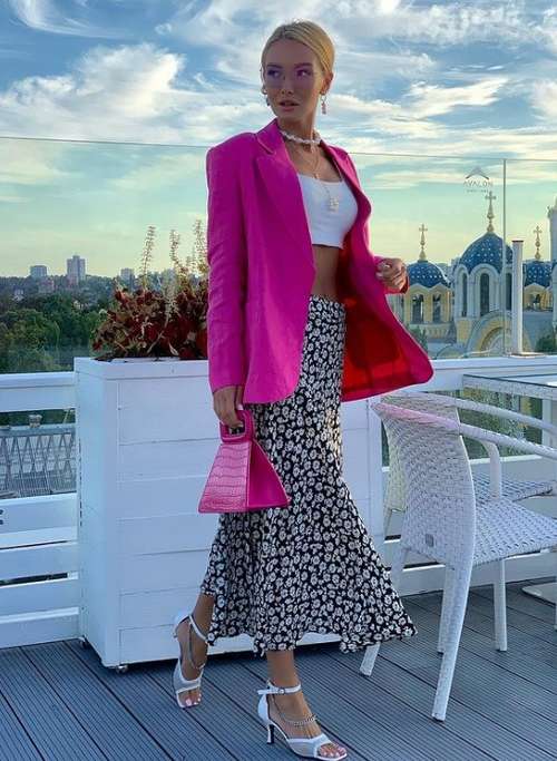 Midi skirt 2021: what to wear, fashion models in the photo