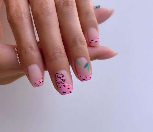 Delicate manicure for short nails 2021: photos, new designs