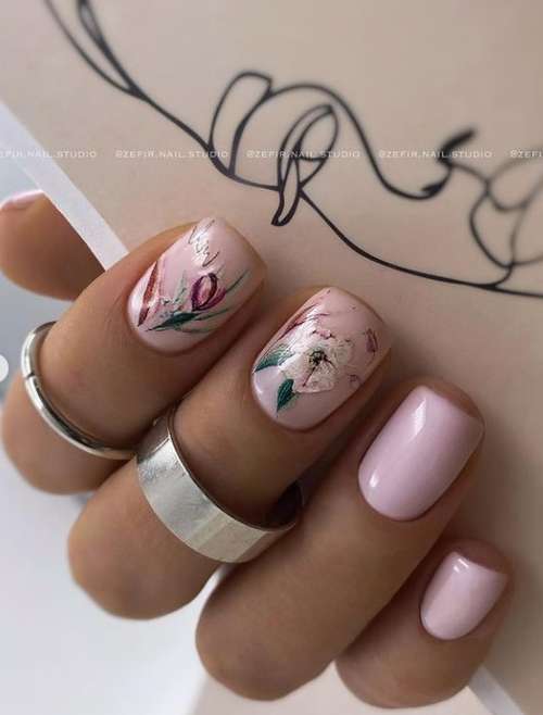 Delicate manicure for short nails 2021: photos, new designs