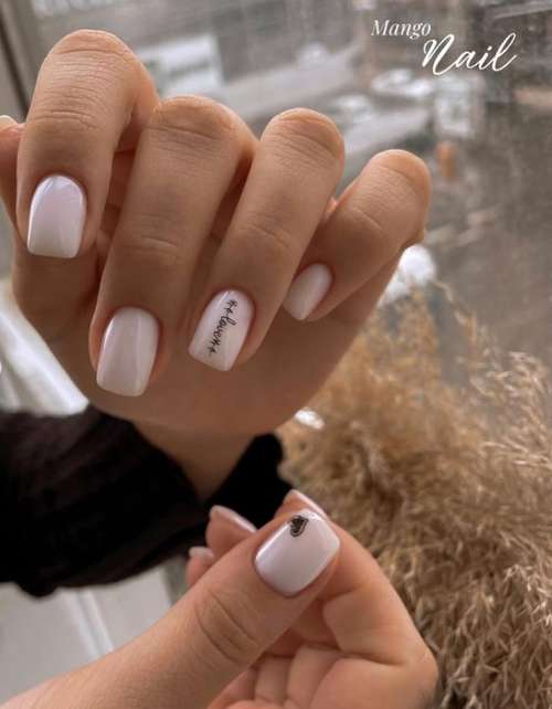 Delicate manicure for short nails 2021: photos, new designs