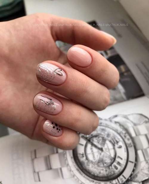 Delicate manicure for short nails 2021: photos, new designs