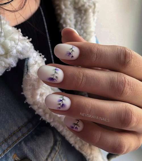 Delicate manicure for short nails 2021: photos, new designs