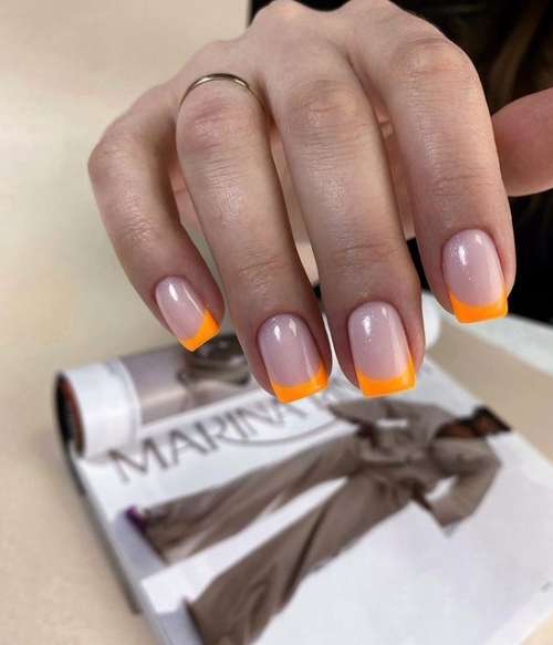 Colored jacket for short nails: photo design 2021, trends