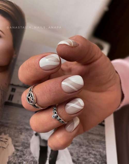 Colored jacket for short nails: photo design 2021, trends