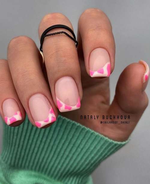 Colored French short nails with a pattern