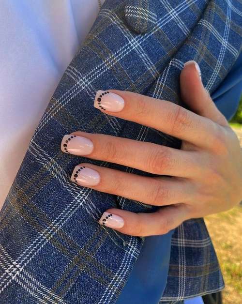 Veste colorée pour ongles courts: design photo 2021, tendances