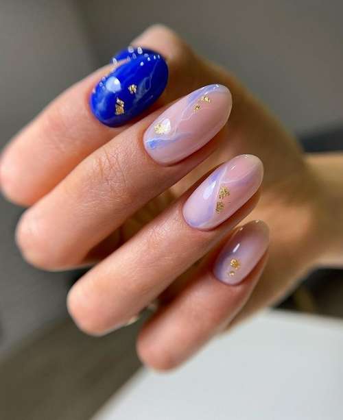 Blue stains nails