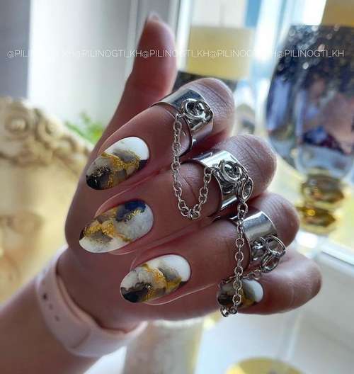 Manicure with divorces 2021: nail design, photo news