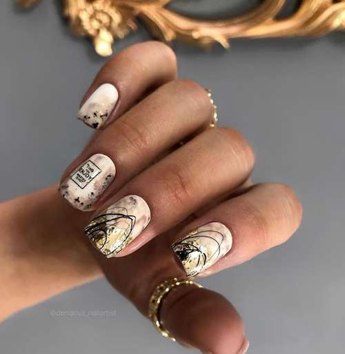 Manucure avec un motif pour les ongles courts: tendances 2021, photos