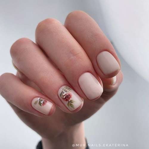 Manicure with a pattern