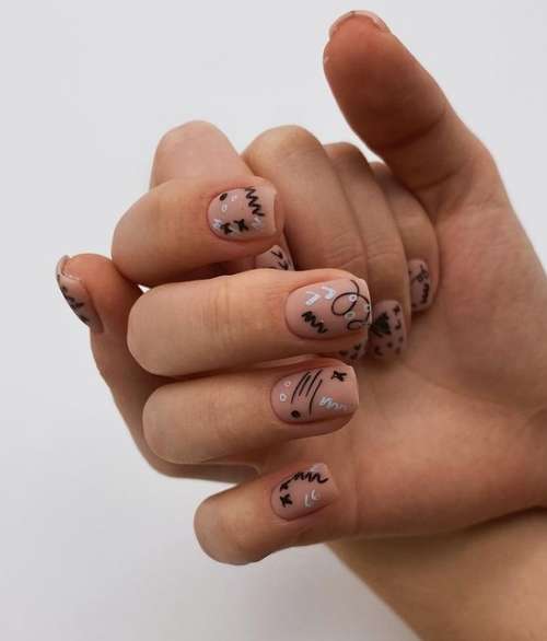 Manicure with a pattern for short nails: trends 2021, photos