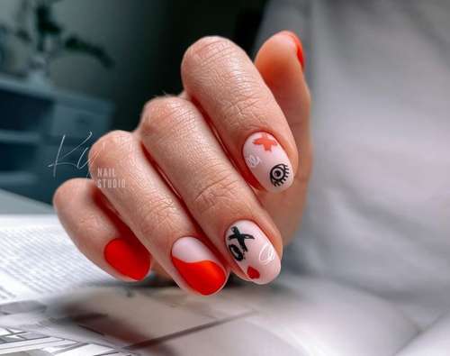 Manicure with a pattern for short nails: trends 2021, photos