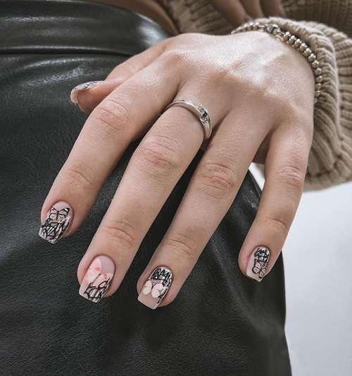 Manicure with a pattern for short nails: trends 2021, photos