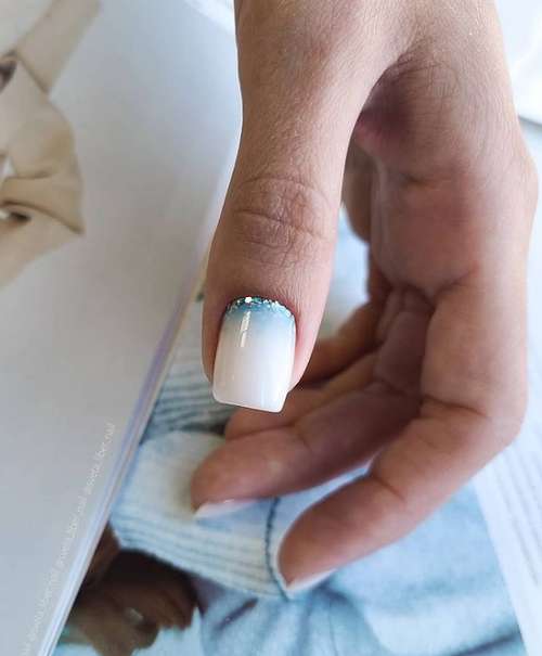 Dégradé laiteux sur les ongles : manucure tendance 2021, photo