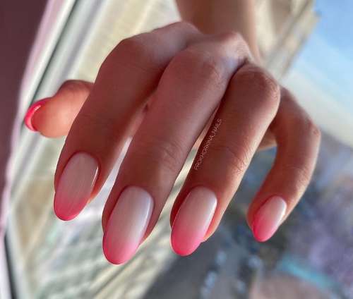 Dégradé laiteux sur les ongles : manucure tendance 2021, photo