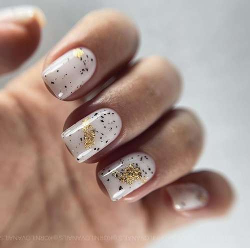 Milky nails square