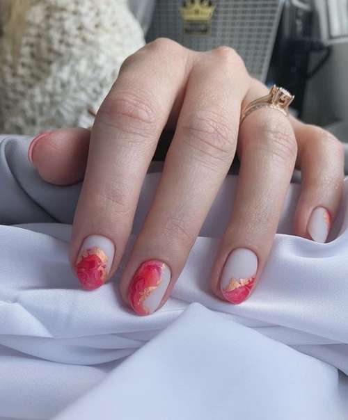 Milk manicure for short nails 2021: photo, fashion design