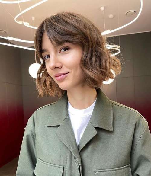 Coupes de cheveux à la mode pour les filles 2021: actualités, tendances, photos