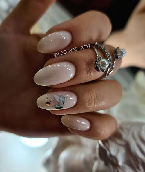 Beige manicure 2021-2022: new nail designs