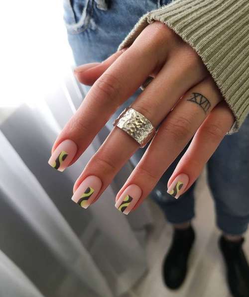 Beige manicure 2021-2022: new nail designs