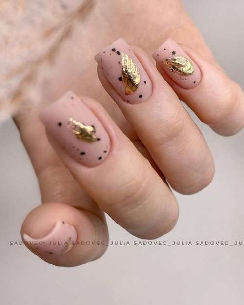 Beige manicure 2021-2022: new nail designs