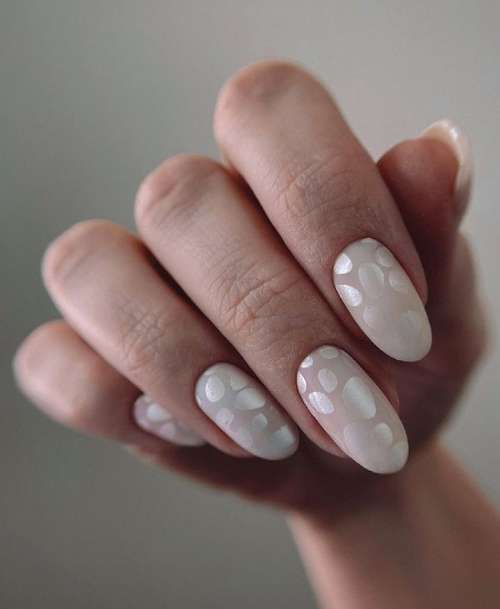 Beige manicure 2021-2022: new nail designs