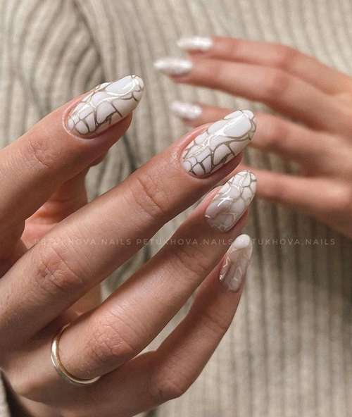 Beige manicure 2021-2022: new nail designs