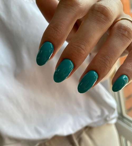 Turquoise manicure 2021-2022: a photo of new ideas, an overview of trends