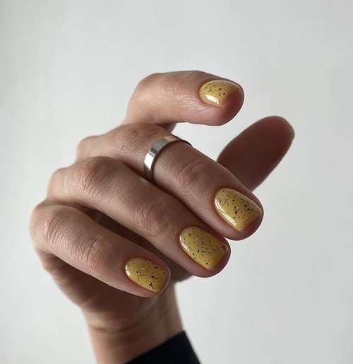 Quail egg manicure 2021: photos of the newest ideas