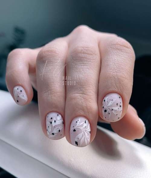 Quail egg manicure 2021: photos of the newest ideas