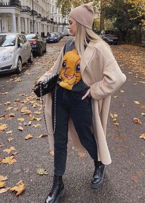 Fashionable jeans fall-winter 2021-2022: trends, photos