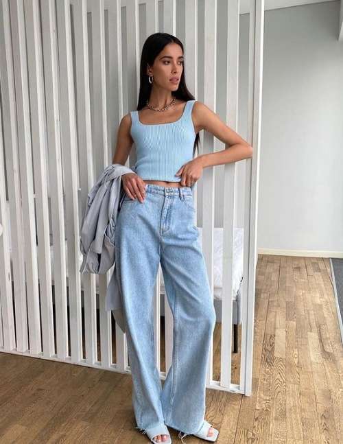 Fashionable jeans fall-winter 2021-2022: trends, photos