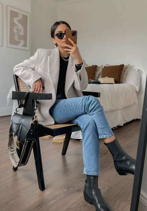 Fashionable jeans fall-winter 2021-2022: trends, photos