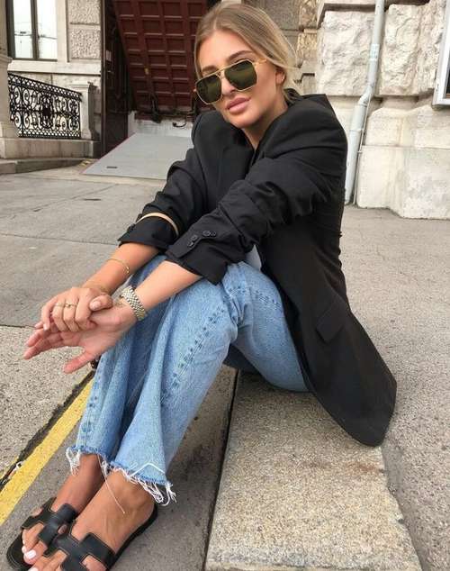 Fashionable jeans fall-winter 2021-2022: trends, photos