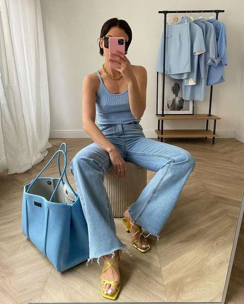 Fashionable jeans fall-winter 2021-2022: trends, photos