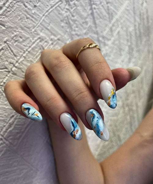 Marine manicure 2021: new nail designs at sea, photos