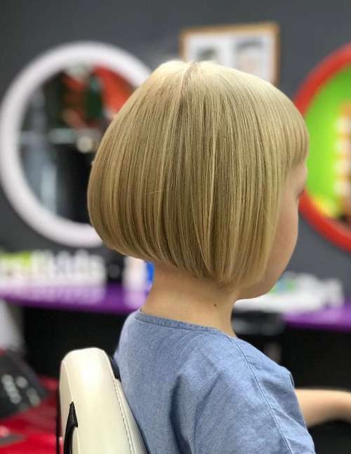 Coupe de cheveux avec une frange