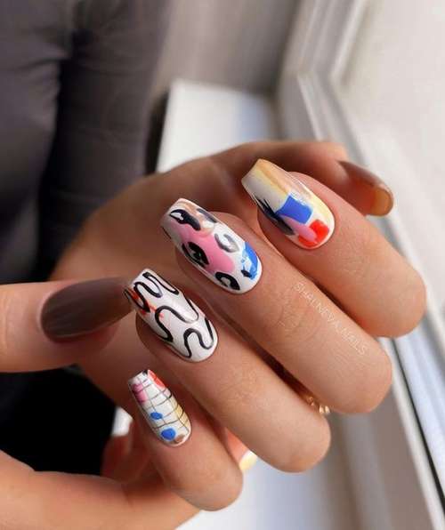 Bright nail design 2021: trendy new manicure